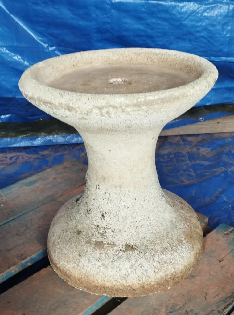 Pied de vasque avant aérogommage.